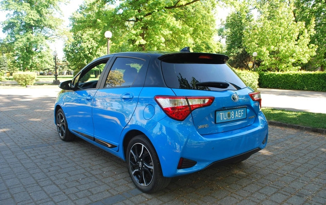 Toyota Yaris cena 64900 przebieg: 77000, rok produkcji 2018 z Działoszyn małe 596